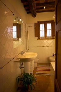 Phòng tắm tại Casale Rosanna
