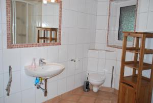 Kúpeľňa v ubytovaní Ferienwohnung Kirstin Pfeifhofer + 10 fotografií