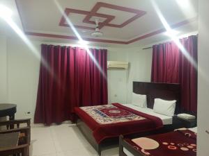 Imagen de la galería de Regent palaza, en Dargai 2 fotos más