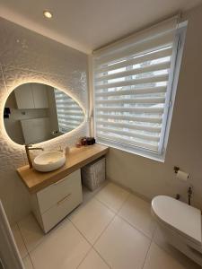 Gambar di galeri bagi Maison 1 chambre Jacuzzi Privé di Savigny-sur-Orge +5 gambar