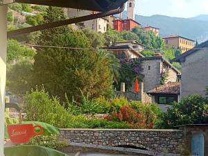 Nespecifikovaný výhled na hory nebo výhled na hory při pohledu z bed and breakfast