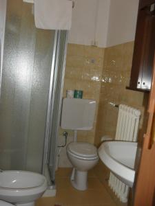 A bathroom at Al Caminetto