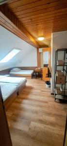 Pri Ancki B&B Ljubljana suburbs 객실 침대