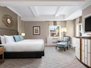 TV a/nebo společenská místnost v ubytování Fairmont Le Chateau Frontenac