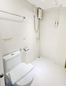 Koupelna v ubytování Nantra Ekkamai Hotel