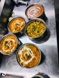 Fotografie z fotogalerie ubytování Hotel Blue Neck Hudda City Centre Fortis Hospital v destinaci Gurgáon