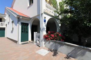 Το κτήριο όπου στεγάζεται  το διαμέρισμα