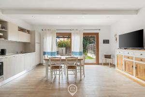 Η κουζίνα ή μικρή κουζίνα στο Mediterranean Garden House +18 φωτογραφίες