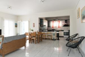 Kuchyň nebo kuchyňský kout v ubytování Villa Georgia