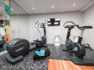 Фитнес-центр и/или тренажеры в ibis Styles Deauville Centre