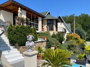 Mokrý HájにあるVILLA Sebeの家前像
