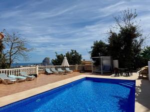 Bazén v ubytování Villa Bellavista Calpe nebo v jeho okolí
