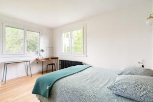 Billede fra billedgalleriet på La Villa Tome , Appartement dans maison individuelle, piscine i La Tour-en-Jarez + 34 billeder