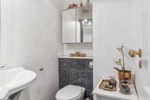 Fotografie z fotogalerie ubytování Beautiful townhouse with a garden in the best location in Copenhagen v Kodani