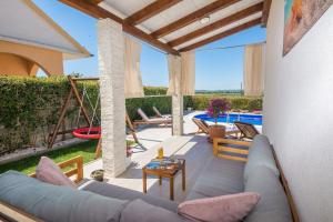 Πισίνα στο ή κοντά στο Villa M&M ZadarVillas