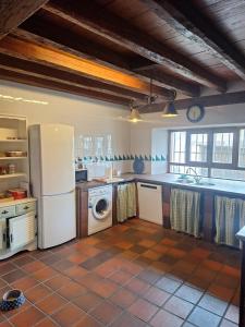 Una cocina o cocineta en The Casona del Pirón