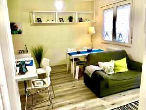 A seating area at Beach e Relax a Giulianova