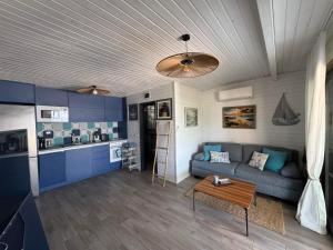 Η κουζίνα ή μικρή κουζίνα στο Camping Gardenia - Bungalow SeaBed