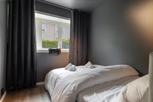 Postel nebo postele na pokoji v ubytování King bed - Free parking - Renovated June 2025