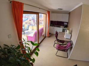 Eldhús eða eldhúskrókur á Guest House Ćiro