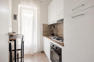 Køkken eller tekøkken på Peace & Garden - clicca qui per il Paradiso + 17 billeder