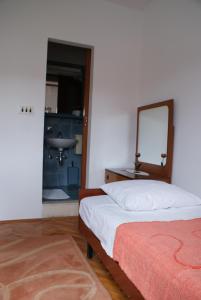 Posteľ alebo postele v izbe v ubytovaní Korčula Guest House + 11 fotografií