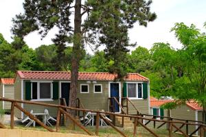 Edificio en el que se encuentra el camping