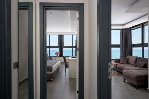 Posezení v ubytování Kaila Krizantem Hotel
