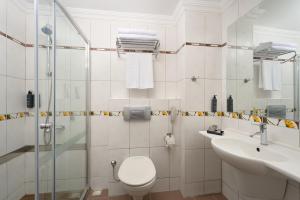 Koupelna v ubytování Kaila Krizantem Hotel