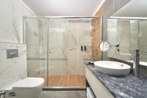 Koupelna v ubytování Kaila Krizantem Hotel