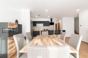 Kuchyň nebo kuchyňský kout v ubytování Global Properties, Moderno chalet en la playa de Almenara