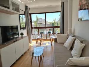 Et tv og/eller underholdning på Suite Aeropuerto Madrid 2 19