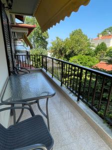A balcony or terrace at Manos Kritikakis Apartments