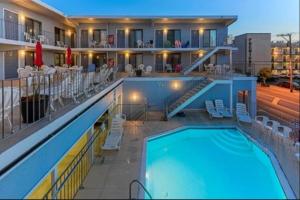 Πισίνα στο ή κοντά στο 3201 Atlantic Ave, Unit 310