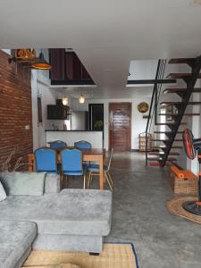Posezení v ubytování Cassia Riverside Villa