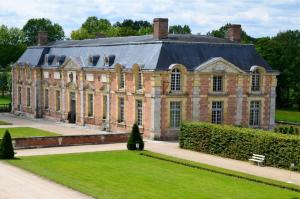 Το κτήριο όπου στεγάζεται  the country house