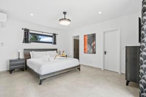 Ένα ή περισσότερα κρεβάτια σε δωμάτιο στο New 3br Villa Private Pool Prime Location +48 φωτογραφίες