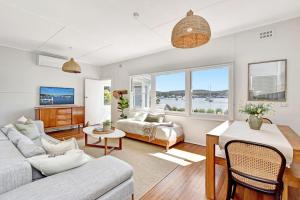 Gallery image of The Little Lake House Waterfront Escape in Rathmines