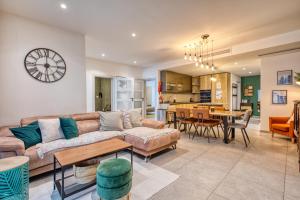 Χώρος καθιστικού στο Modern 3 bedroom - Bahar ic caghaq