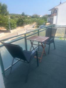 Balkón nebo terasa v ubytování Apartmani i sobe Josica