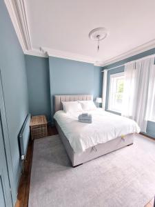 Foto sihtkohas Blackrock asuva majutusasutuse Elegant Seaside 3 BR Home galeriist