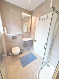 Foto sihtkohas Blackrock asuva majutusasutuse Elegant Seaside 3 BR Home galeriist