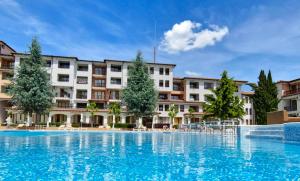 Πισίνα στο ή κοντά στο Apartment Jenny +21 φωτογραφίες