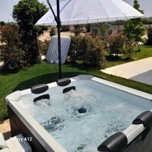 Bazén v ubytování VillaMacchia nebo v jeho okolí + 38 fotografií