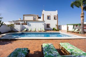 Bazén v ubytování Mayo Village Suites - Conil de la Frontera nebo v jeho okolí