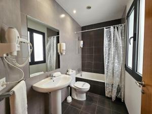 Koupelna v ubytování Apartamentos La Solana Deluxe 3000