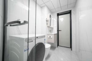Uma casa de banho em Bundside NJE 3BR Suite