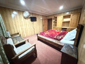 Summit guest house skardu客房内的一张或多张床位