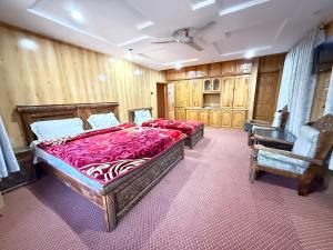 Summit guest house skardu客房内的一张或多张床位
