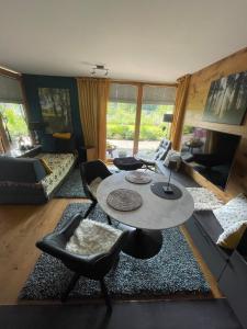 Χώρος καθιστικού στο Luxuriöse Ferienwohnung im Herzen des Allgäus